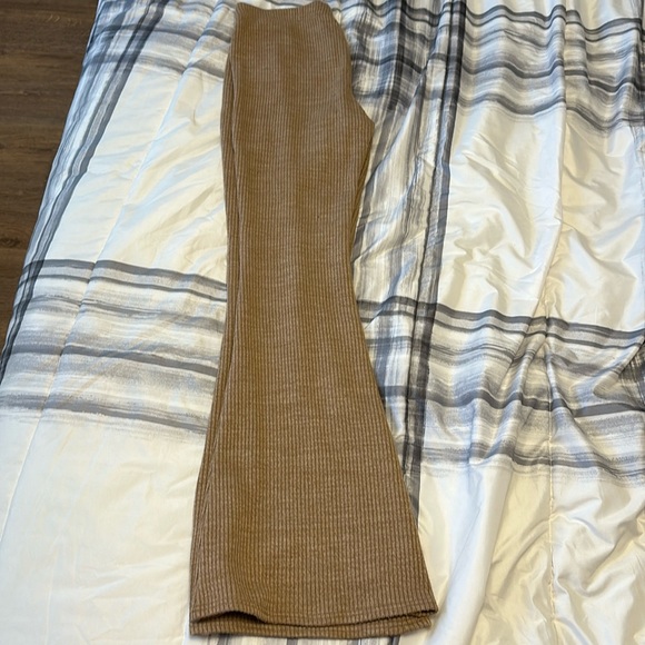 American Eagle comfy pants - Picture 1 of 3